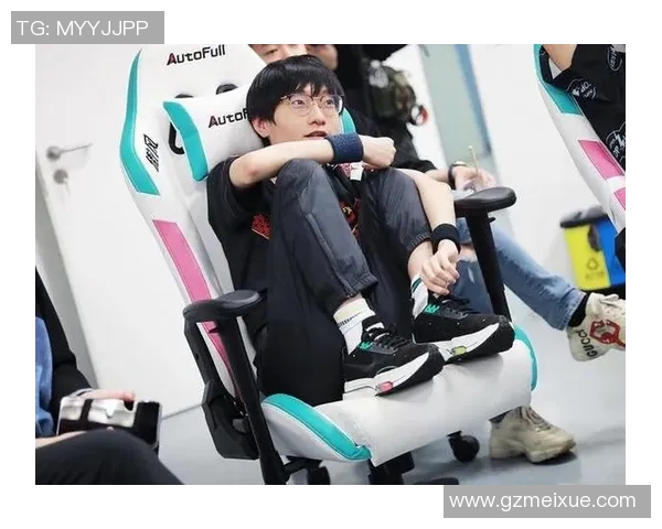 王者荣耀赛事中FPX运营策略的成功与不足分析实时新闻